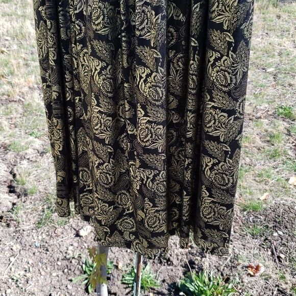 Petites by Fundamental Things Black Metallic Floral Skirt - Picture 3 of 7